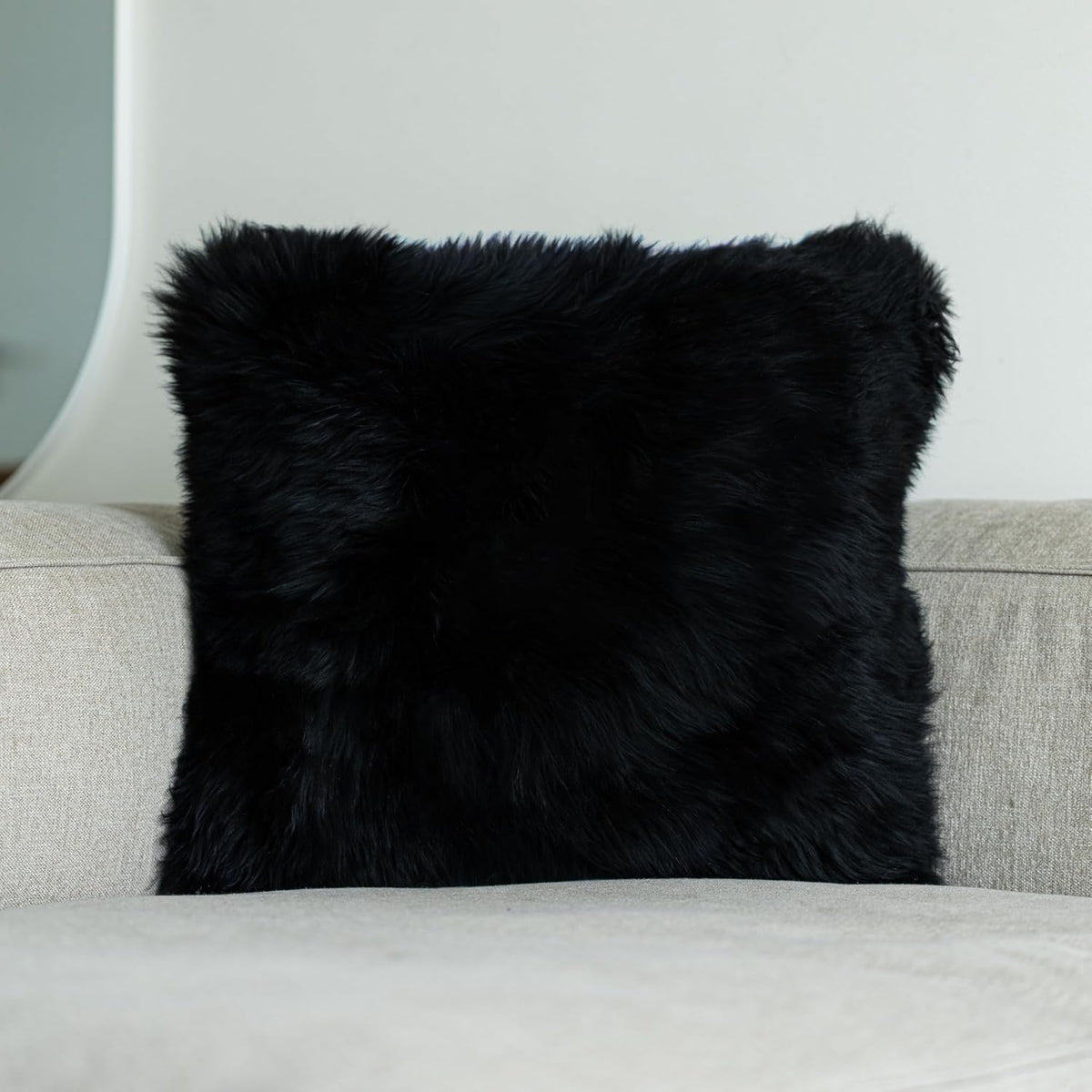 Housse de coussin en peau de mouton 50x50 – noir