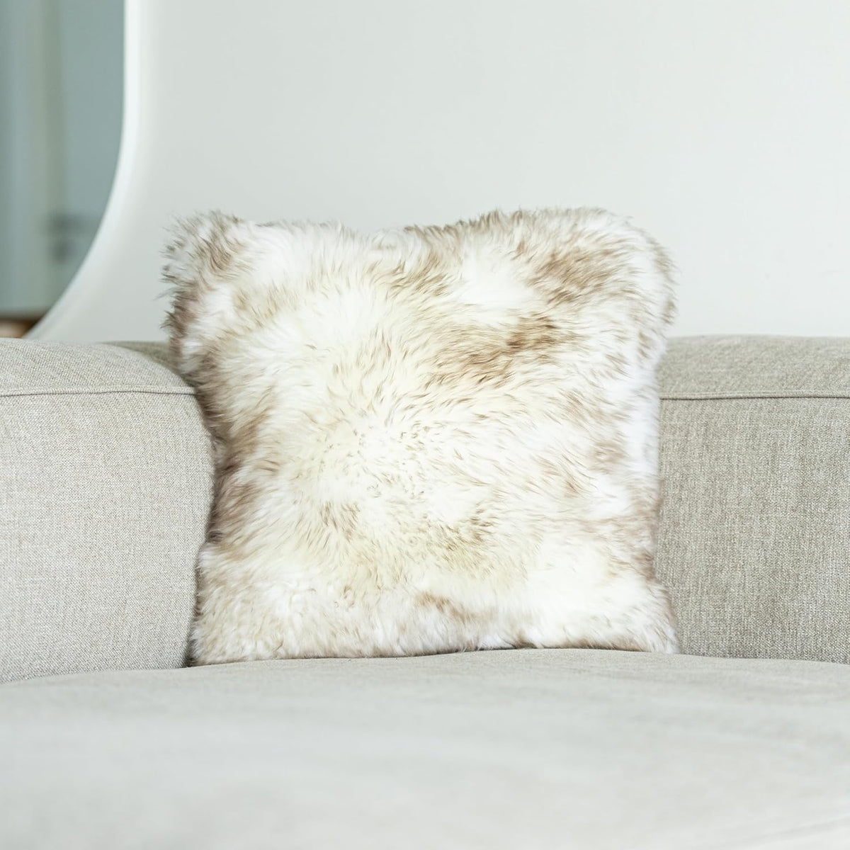 Housse de coussin en peau de mouton 40x40 – gris loup