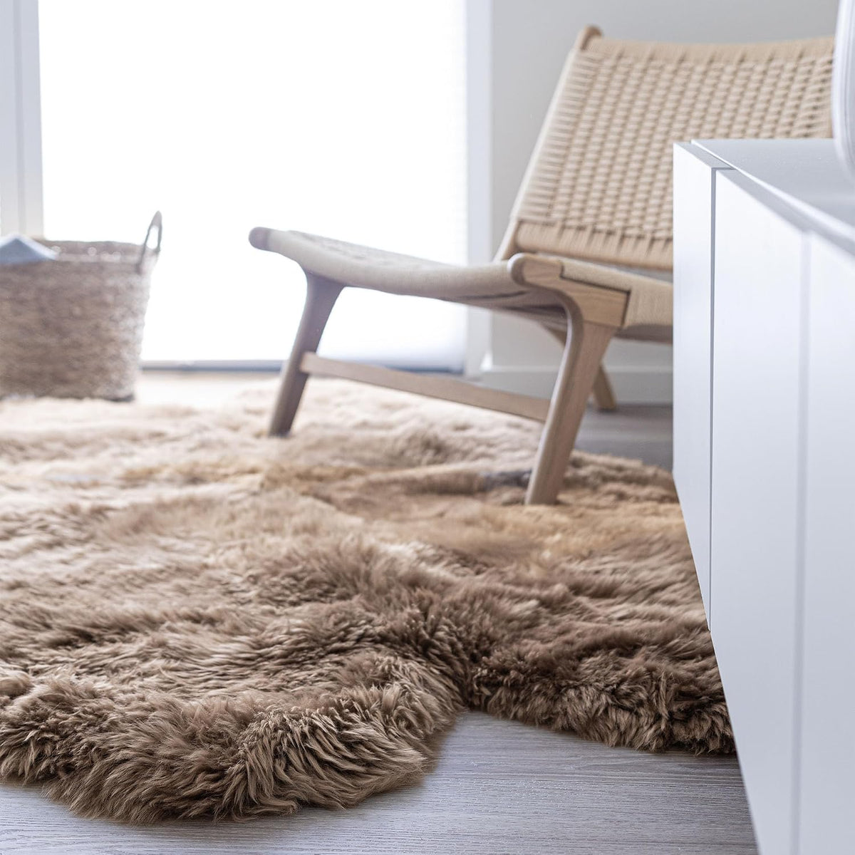 Tapis en peau de mouton mérinos poils longs – photo 2